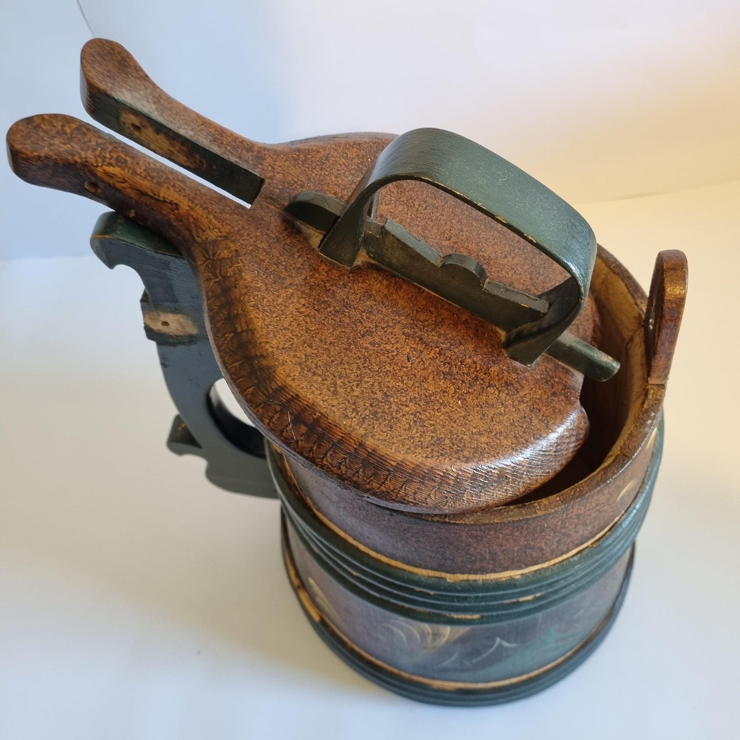 Vintage Hand-Painted Rosemåling Mug: Swedish Folk Art Wooden Tankard