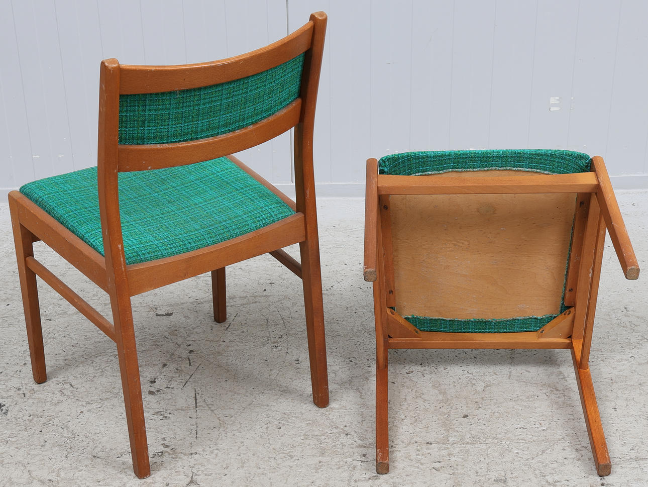 Mid-Century Modern Teak Dining Chairs – Set of 4, Original Emerald Green Fabric, Authentic vintage, Timeless Charm