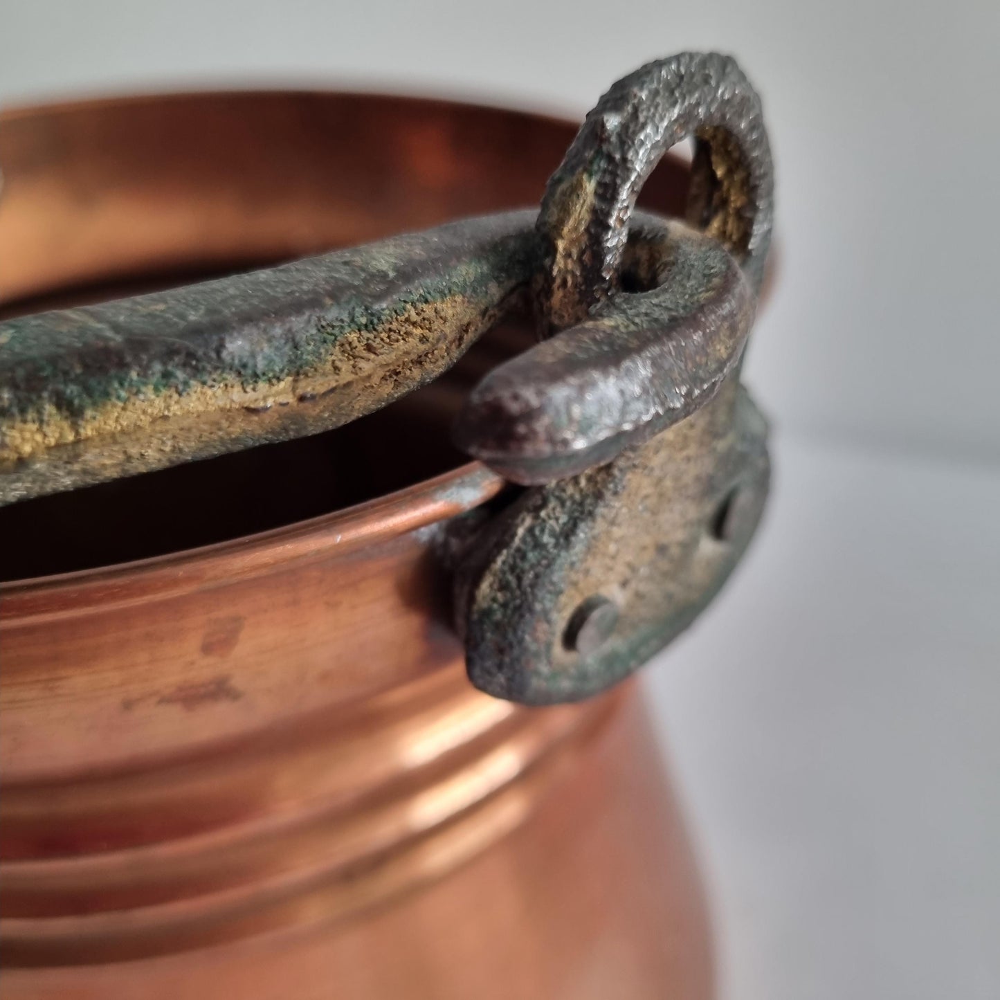 Antique Copper Bucket: Rustic Farmhouse Cauldron with Iron Handle