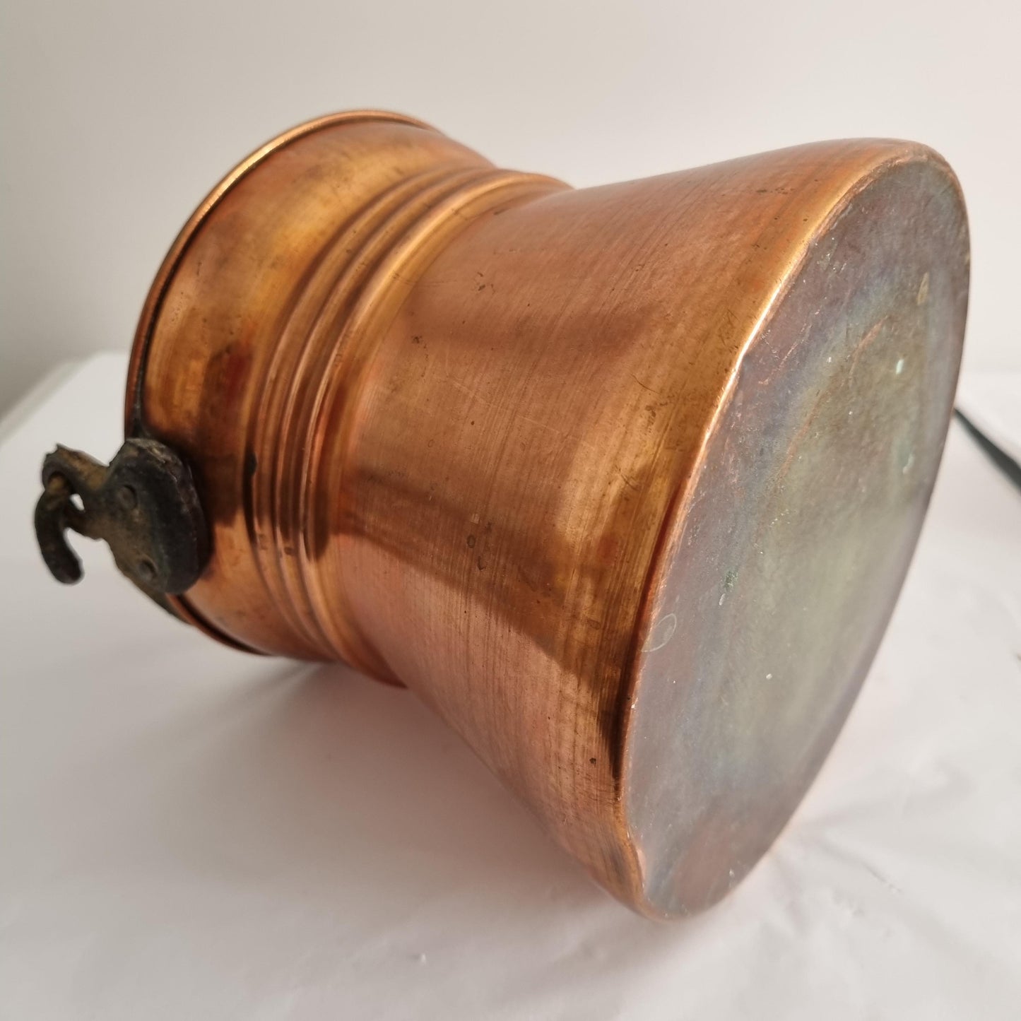 Antique Copper Bucket: Rustic Farmhouse Cauldron with Iron Handle