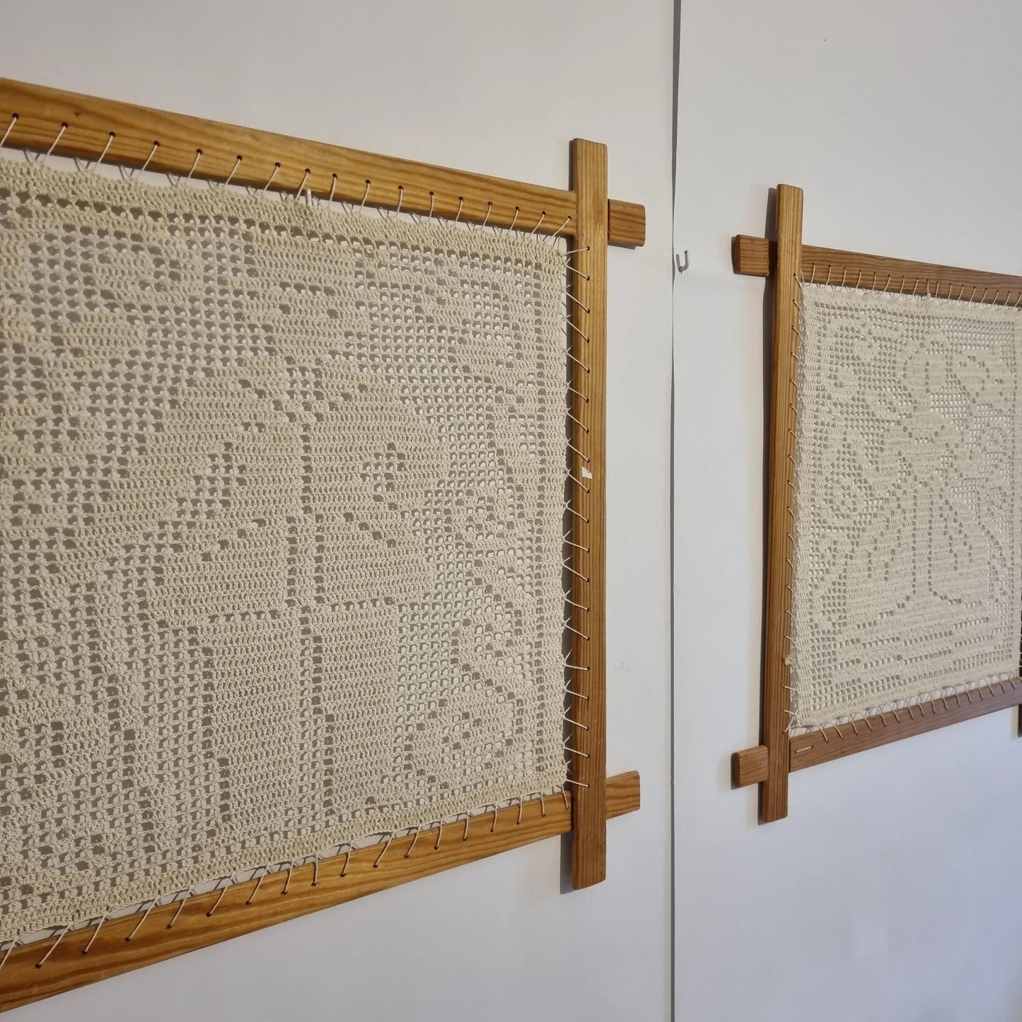 Vintage Scandinavian Crochet Sample from the 1960s - Retro Scandinavian Craft with intricate bird and floral patterns in wooden frame