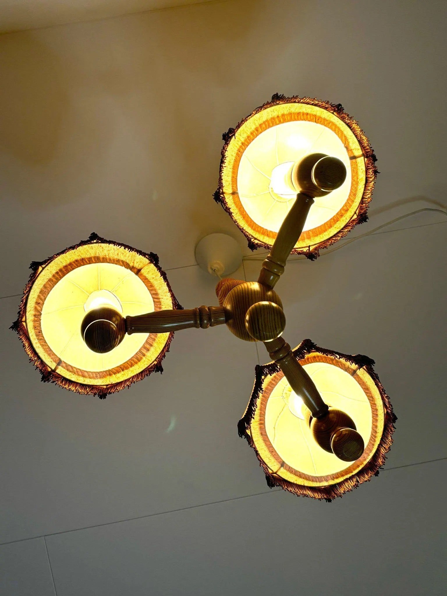 Vintage Scandinavian Pine Chandelier – Retro Wooden Ceiling Light with Fabric Shades showcasing timeless charm and mid-century modern style.
