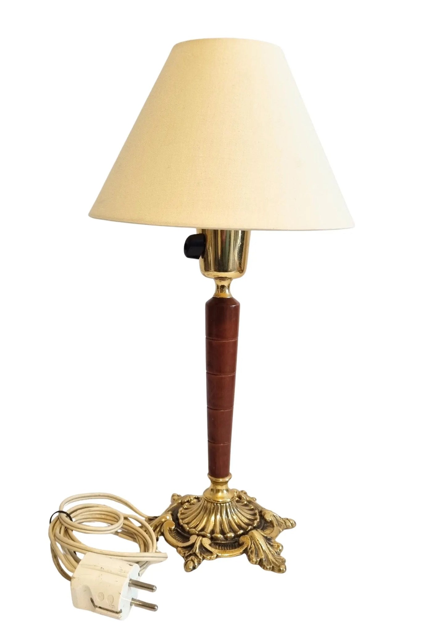 Vintage Teak and Brass Table Lamp with Cream Lampshade – Elegant Mid-Century Lighting, Timeless Charm, authentic vintage piece