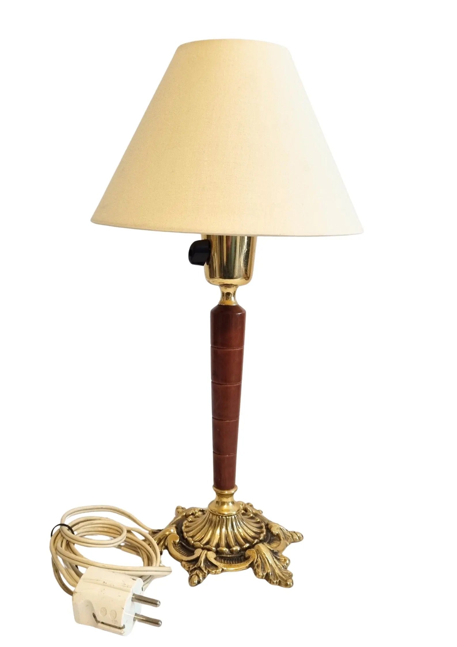 Vintage Teak and Brass Table Lamp with Cream Lampshade – Elegant Mid-Century Lighting, Timeless Charm, authentic vintage piece