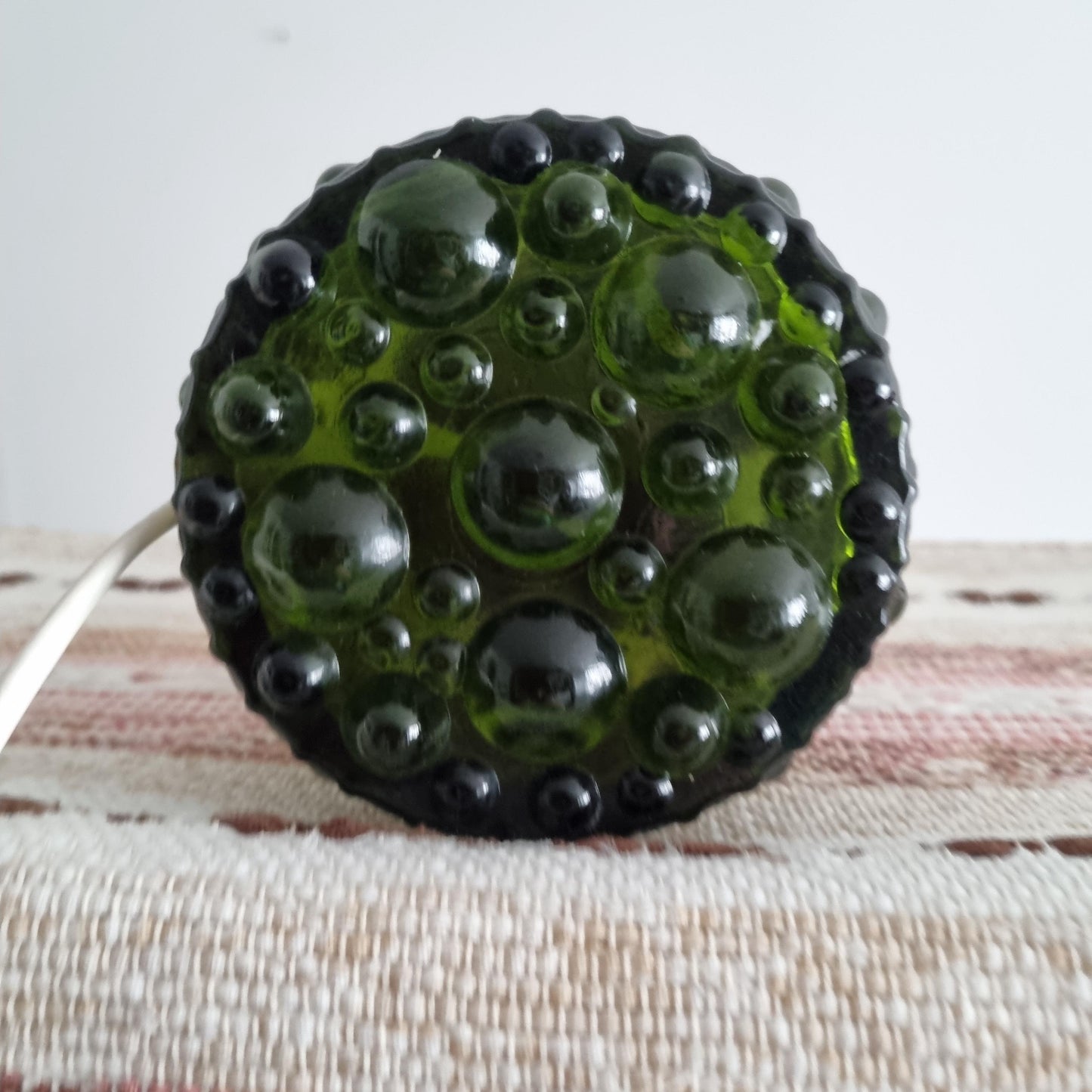 Mid-Century Modern Art Glass Table Lamp – Fåglavik, Sweden, 1970s with textured green glass design