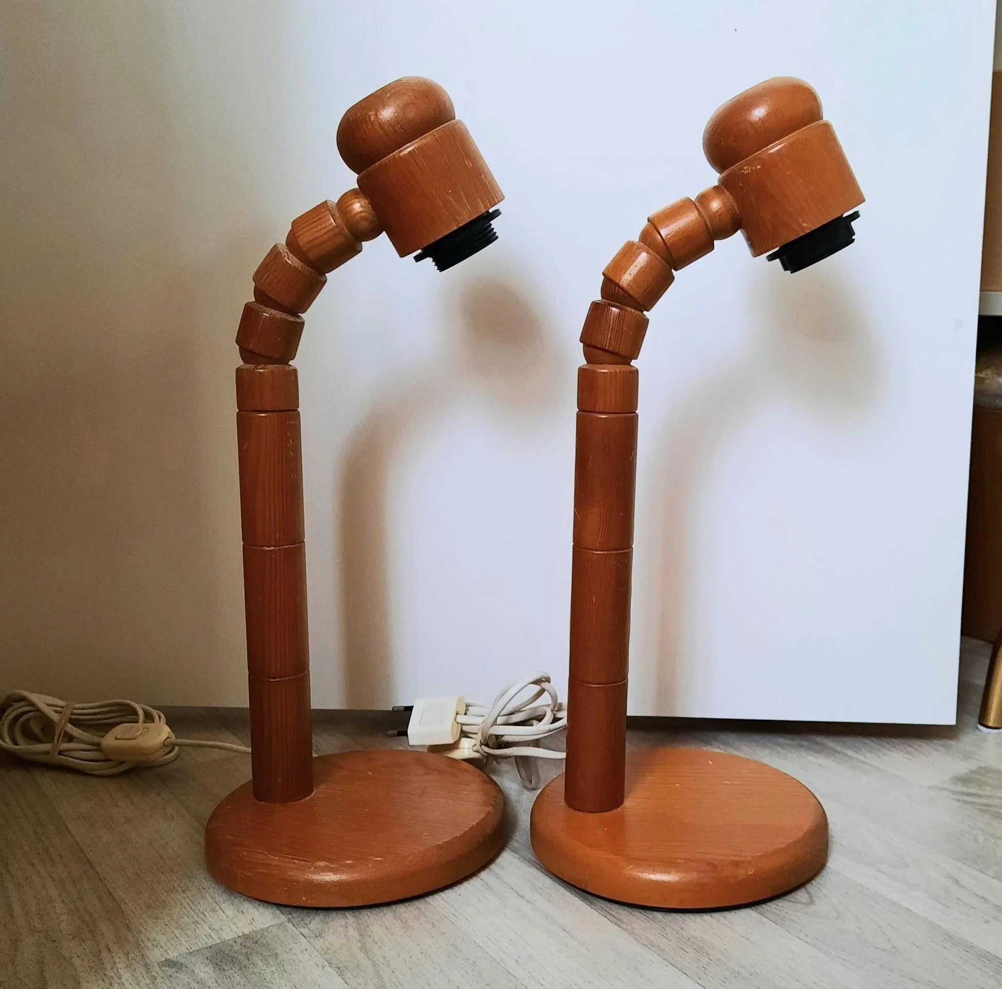 Vintage SOLBACKEN Pine Table Lamps – Mid-Century Scandinavian Bedside Lights, Pair with timeless charm and authentic vintage style.