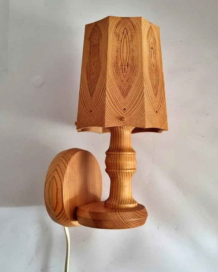 Vintage Scandinavian Pine Wall Light – Handmade Swedish Wooden Sconce, 1970s, authentic vintage piece with timeless charm.