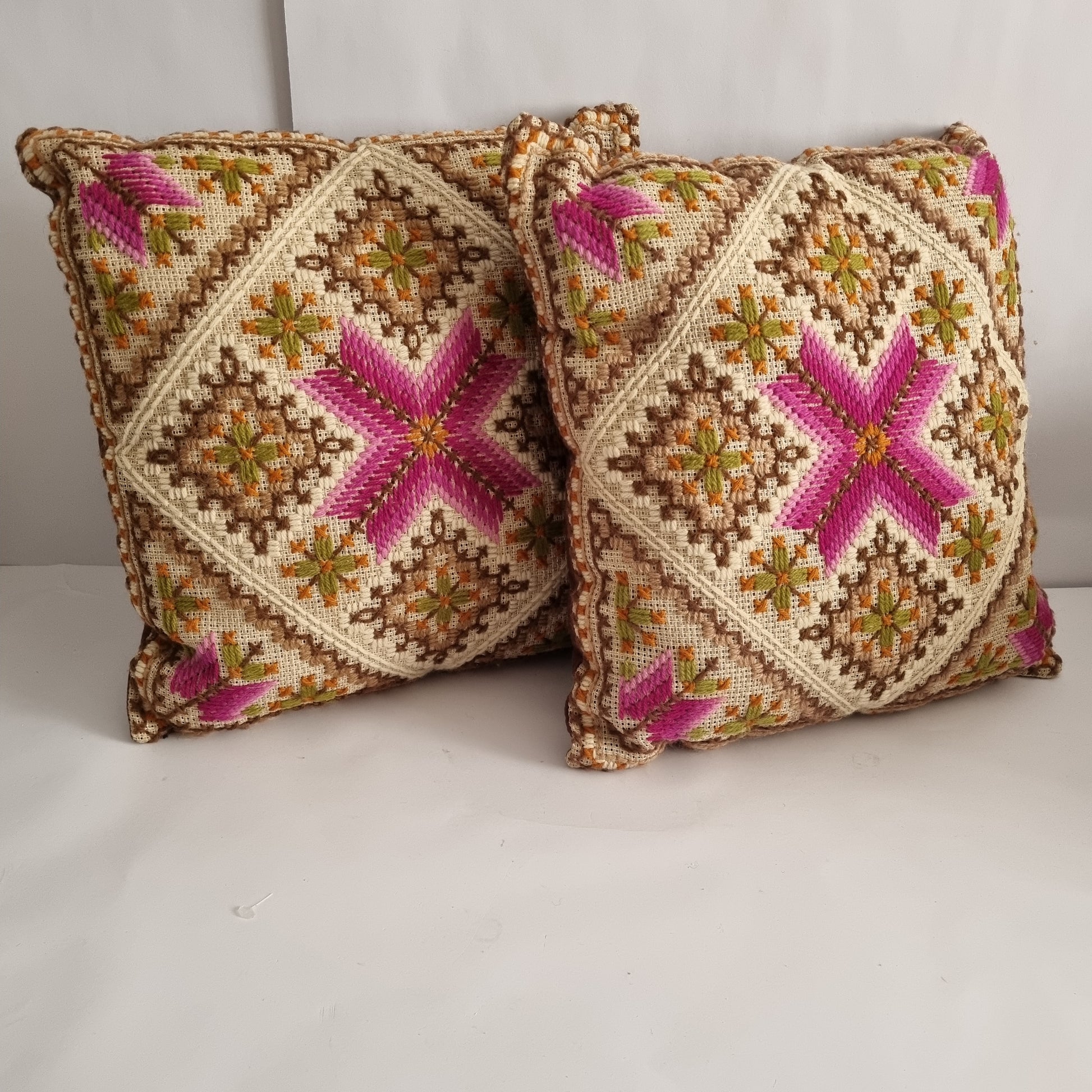 Vintage Needlepoint Cushion Pair – Scandinavian Cross-Stitch, 33×33 cm with authentic vintage charm and timeless appeal.